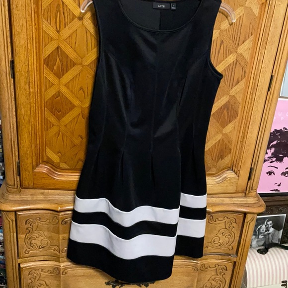Cute Audrey Hepburn style dress - Picture 1 of 4